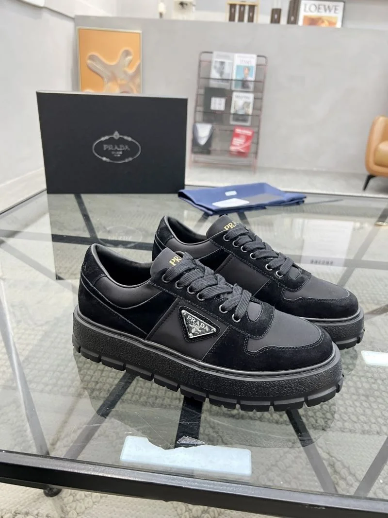 Prada Low Shoes ZipUp 33643