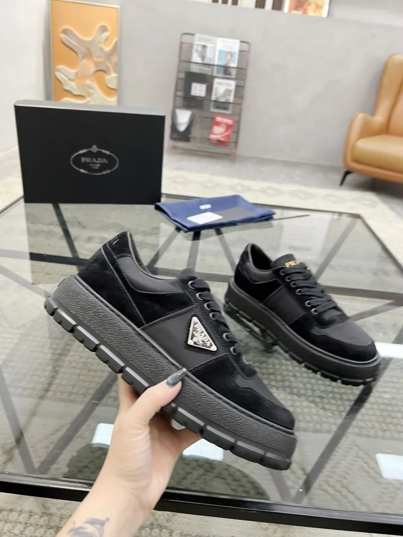 Prada Low Shoes ZipUp 33643