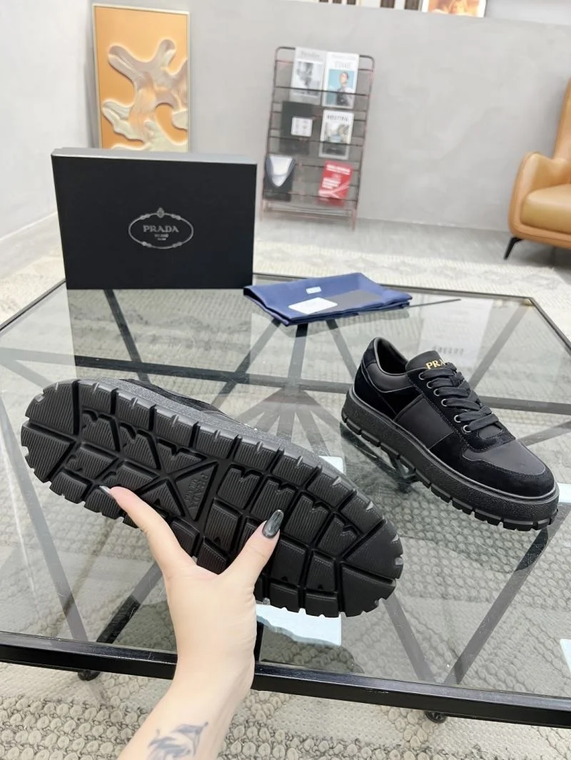 Prada Low Shoes ZipUp 33643