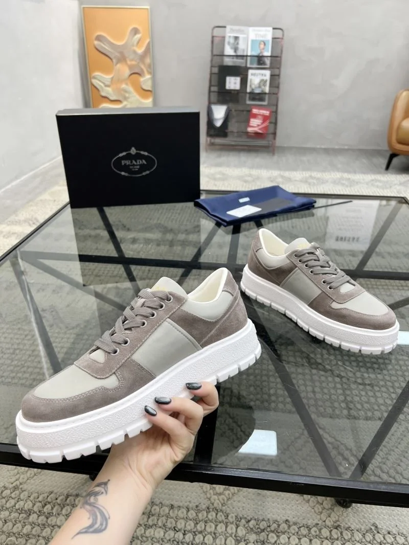 Prada Low Shoes Functional 33632