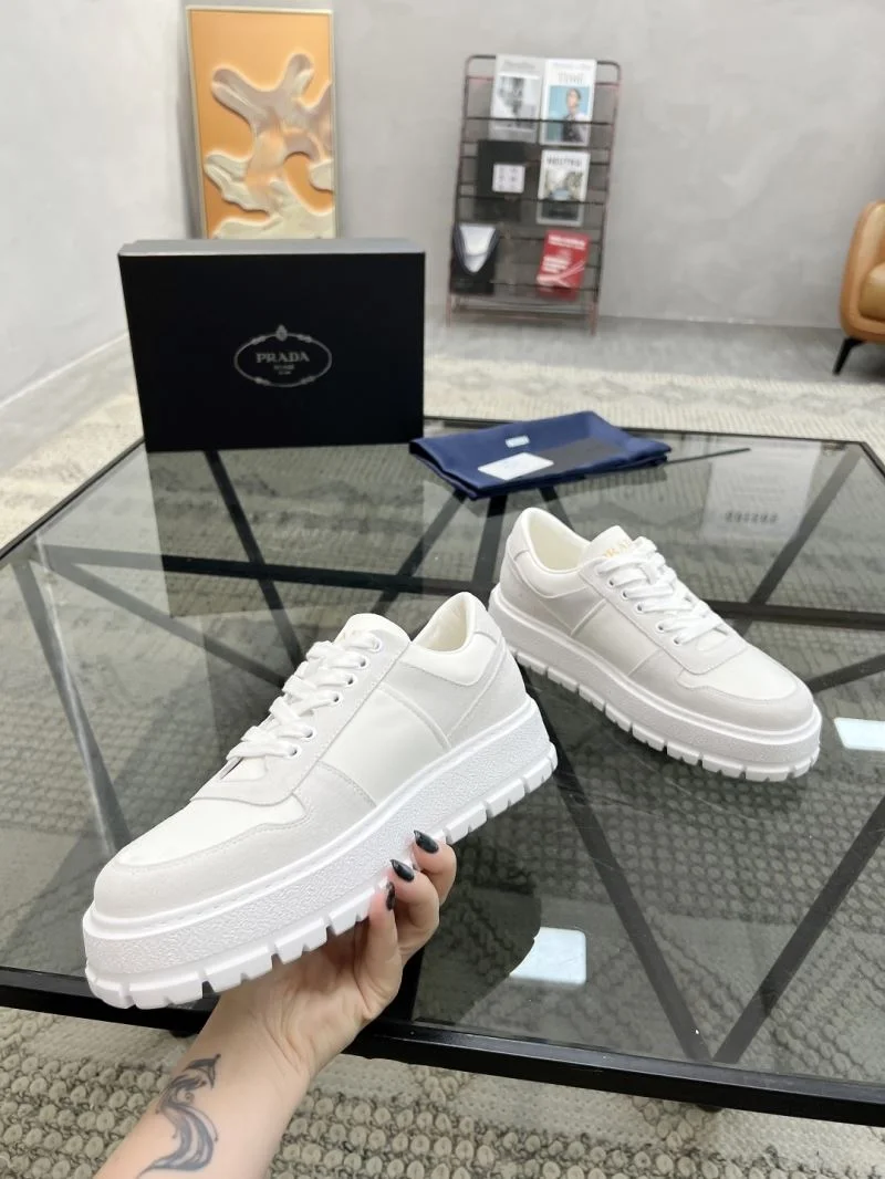 Prada Low Shoes DailyWear 33644
