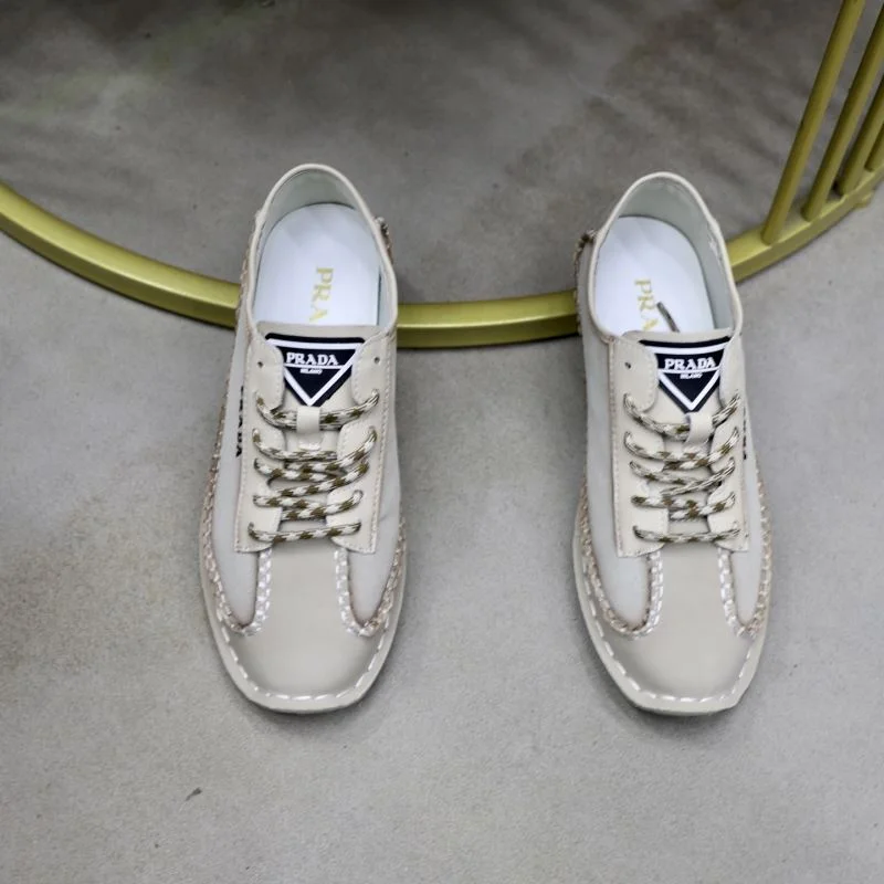 Effortless Prada Low Shoes 33639