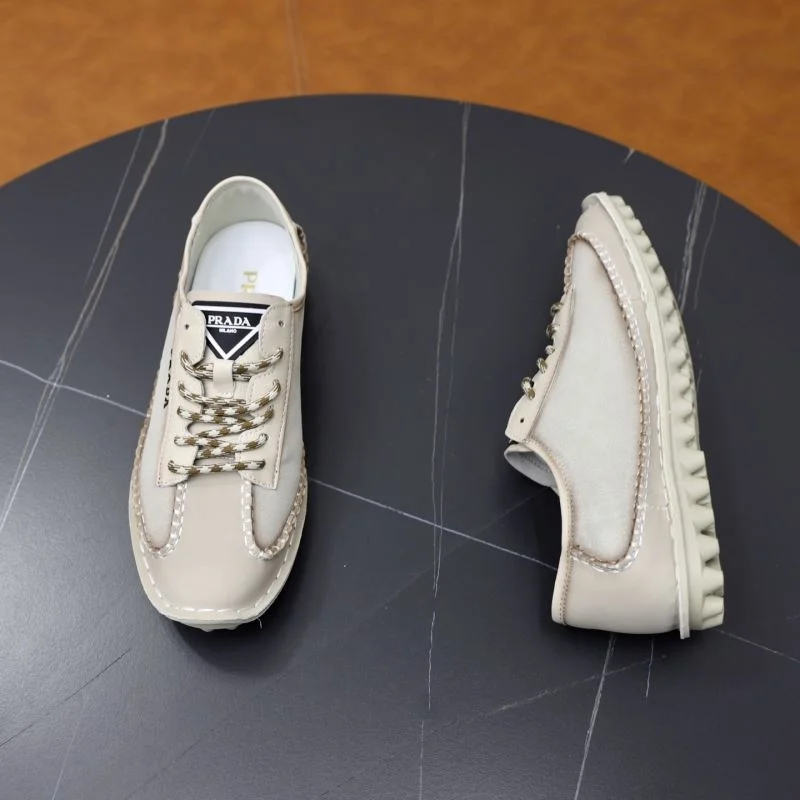 Effortless Prada Low Shoes 33639