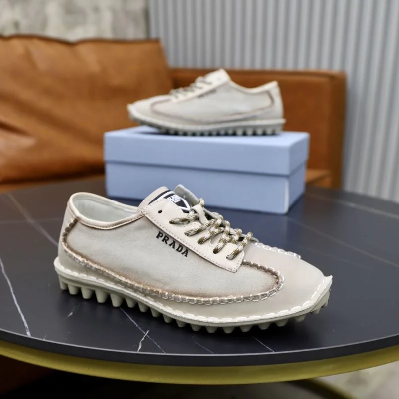 Effortless Prada Low Shoes 33639