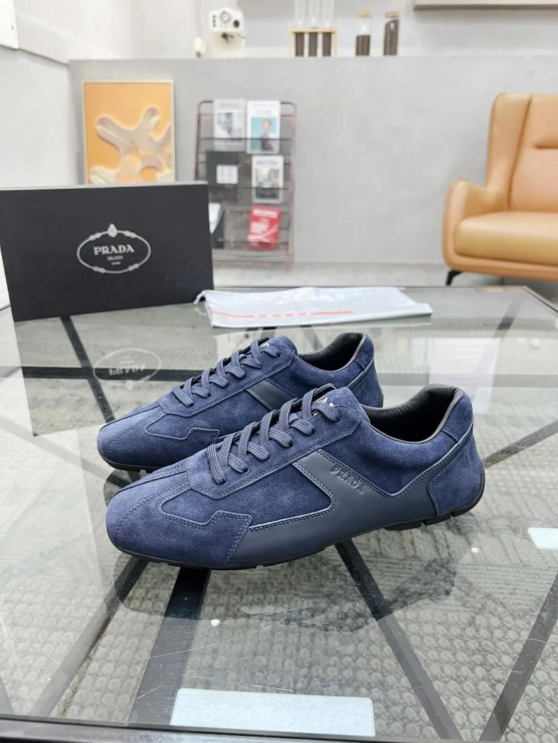 Prada Low Shoes Elegant 33631