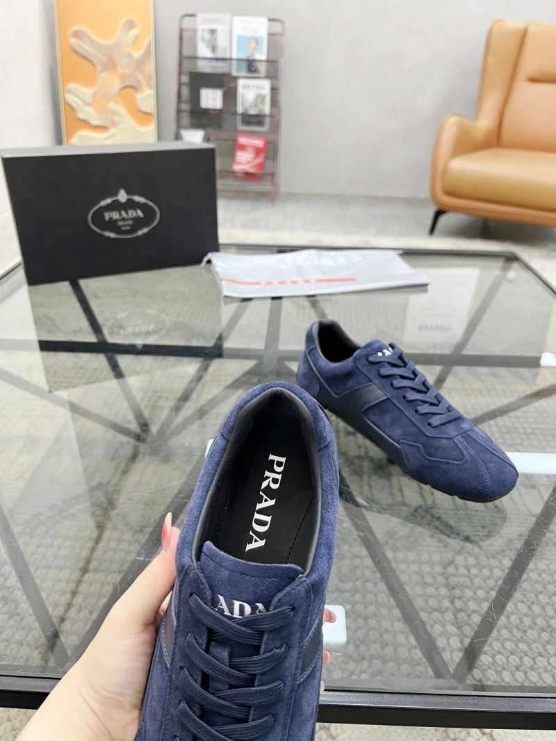 Prada Low Shoes Elegant 33631