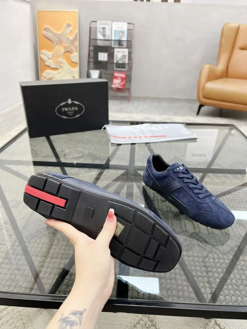 Prada Low Shoes Elegant 33631