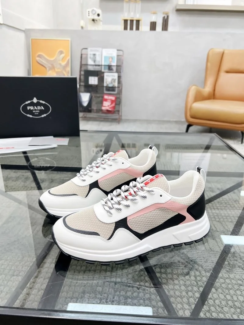Prada Low Shoes Stylish 33626