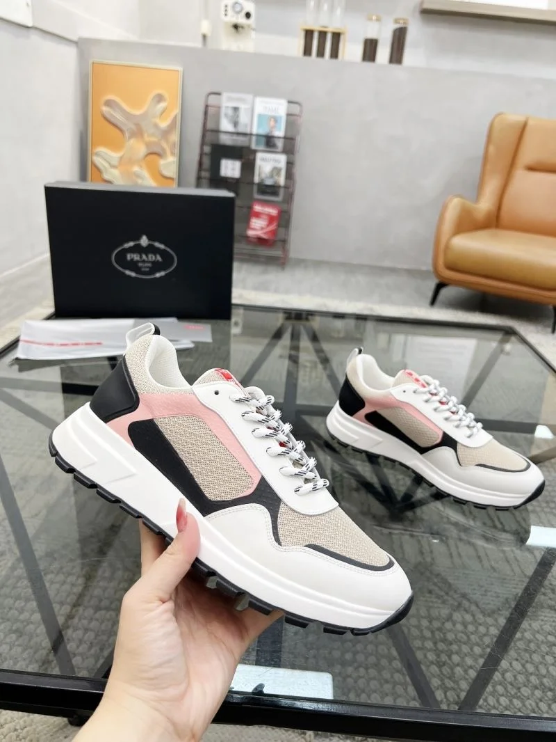 Prada Low Shoes Stylish 33626
