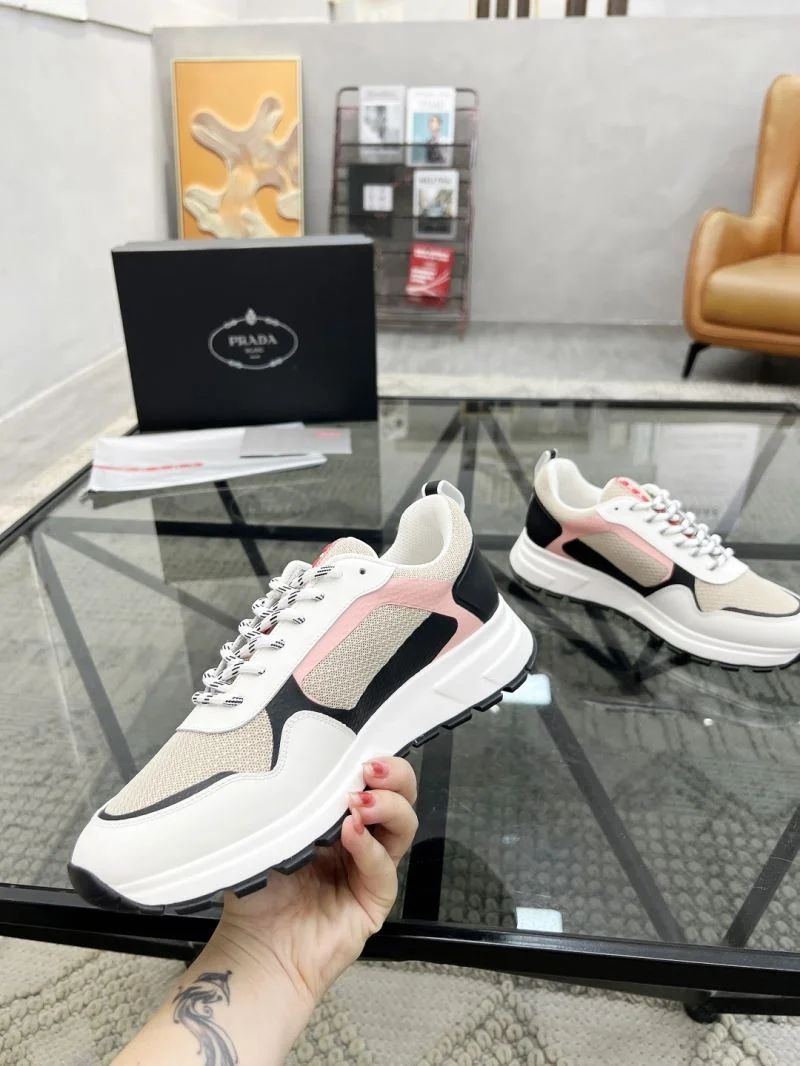 Prada Low Shoes Stylish 33626