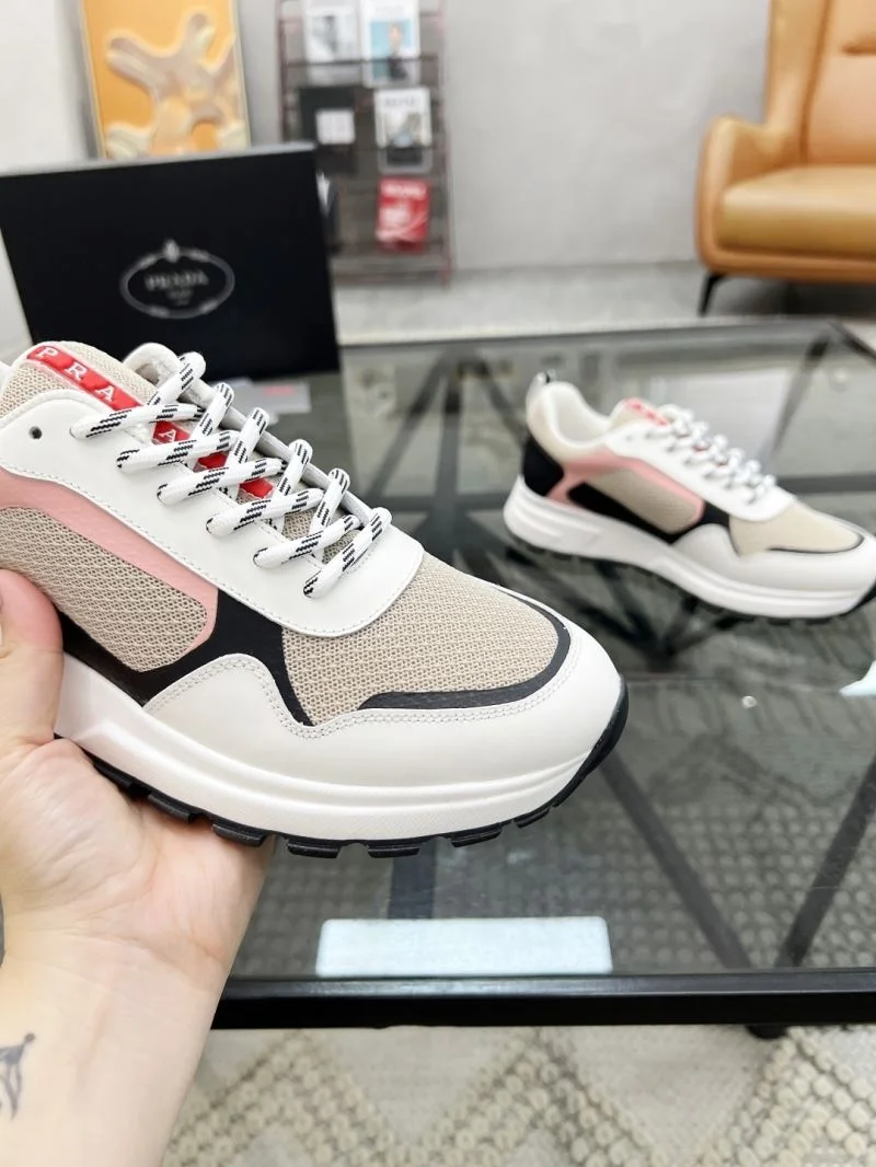 Prada Low Shoes Stylish 33626