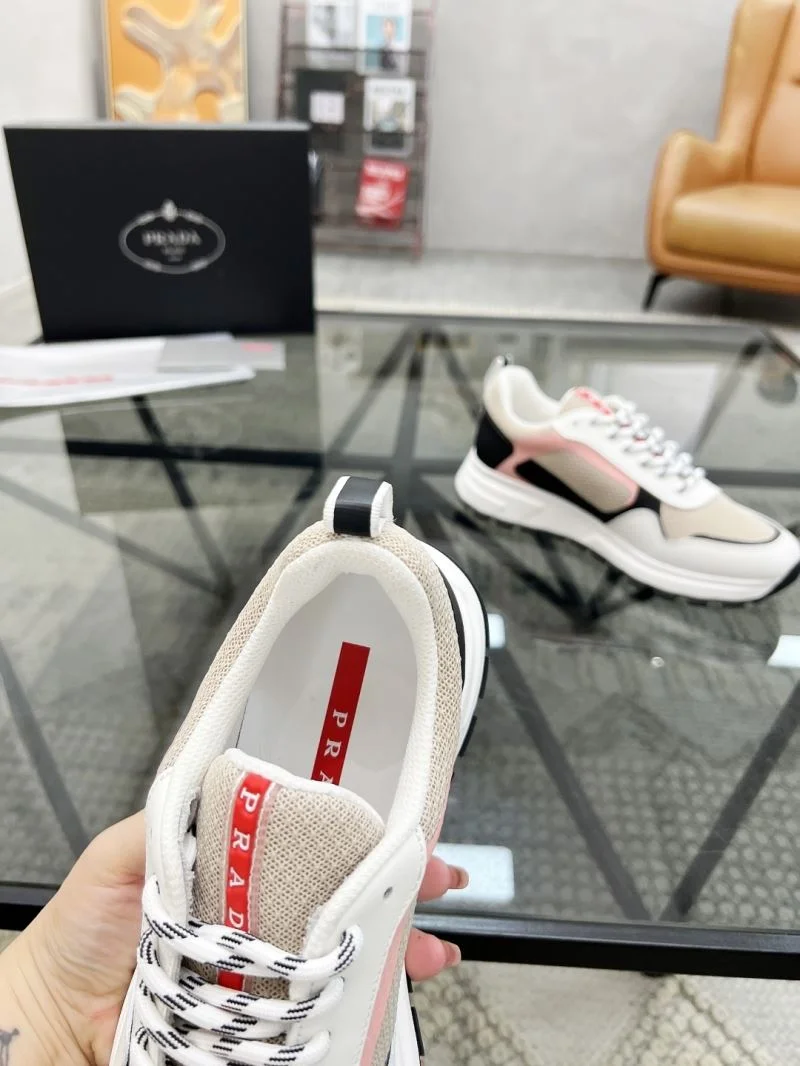 Prada Low Shoes Stylish 33626