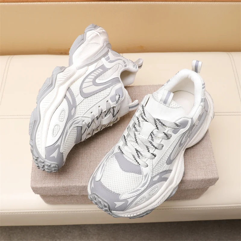 Sophisticated Prada Low Shoes 33617