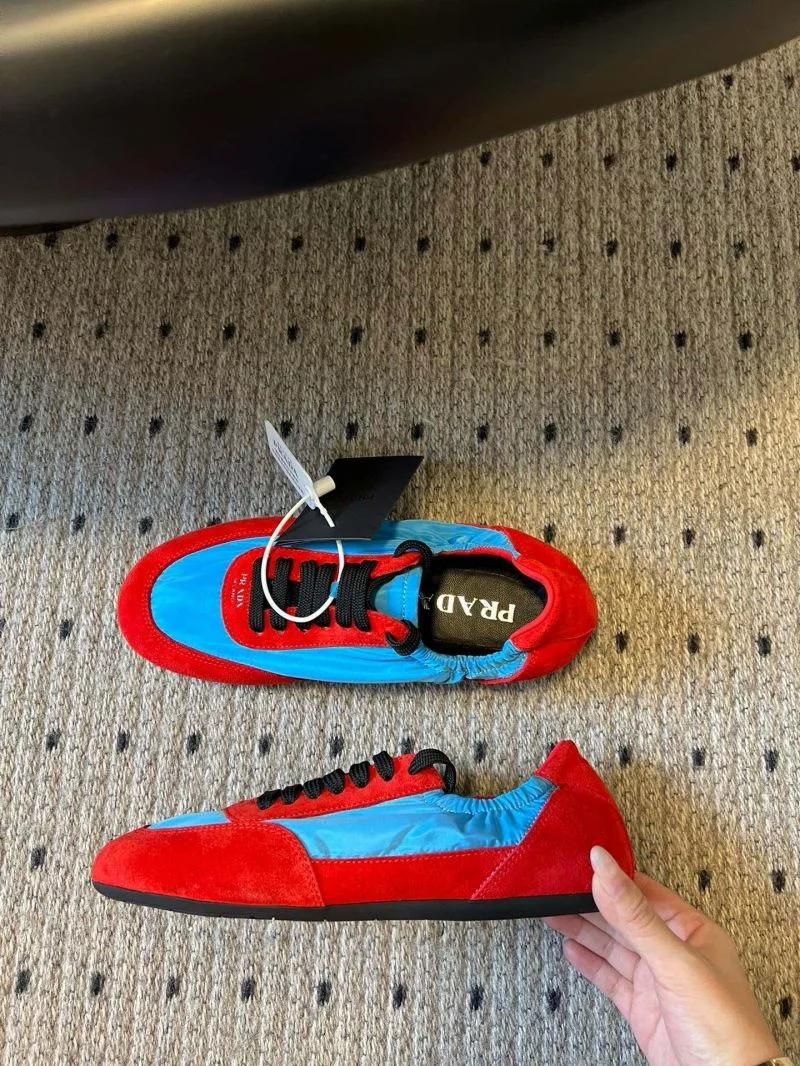 Durable Prada Low Shoes 34428