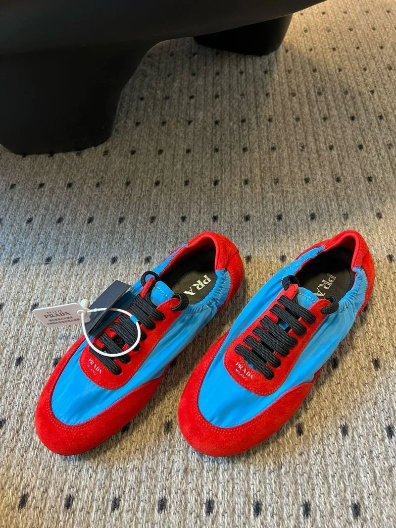 Durable Prada Low Shoes 34428