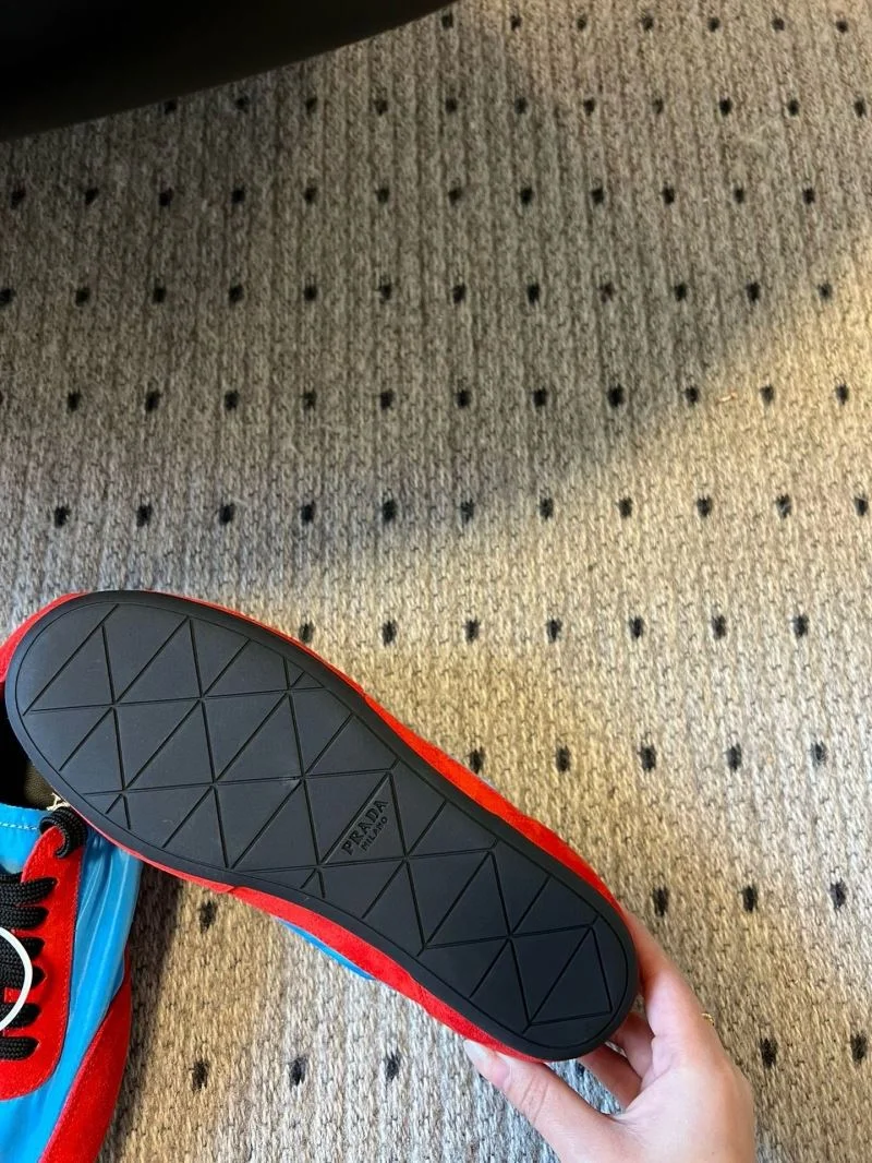 Durable Prada Low Shoes 34428