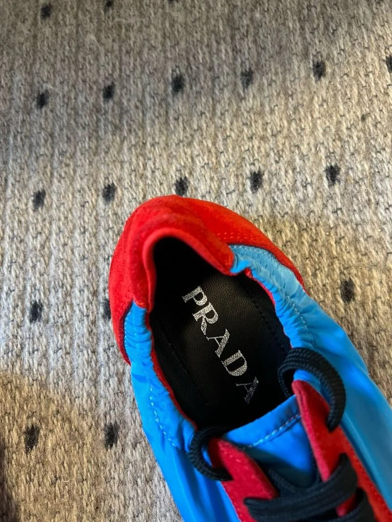 Durable Prada Low Shoes 34428