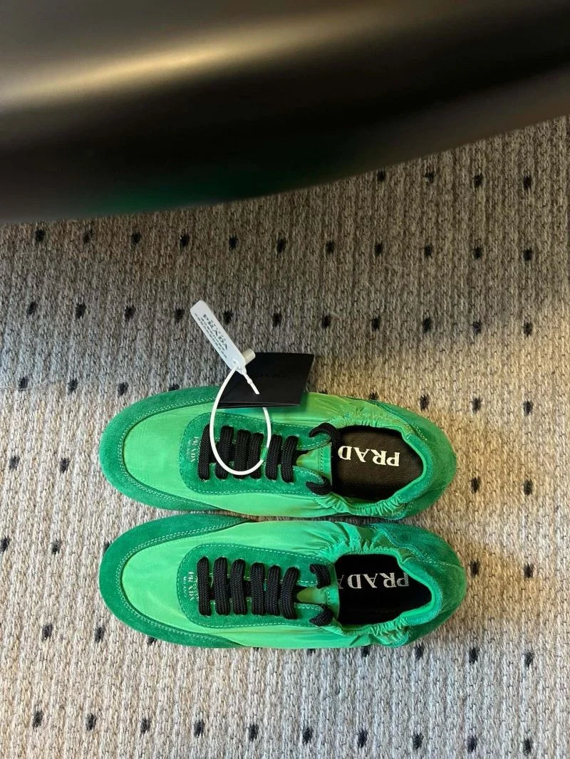 Prada Low Shoes TimelessDesign 34433
