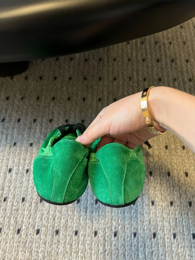 Prada Low Shoes TimelessDesign 34433
