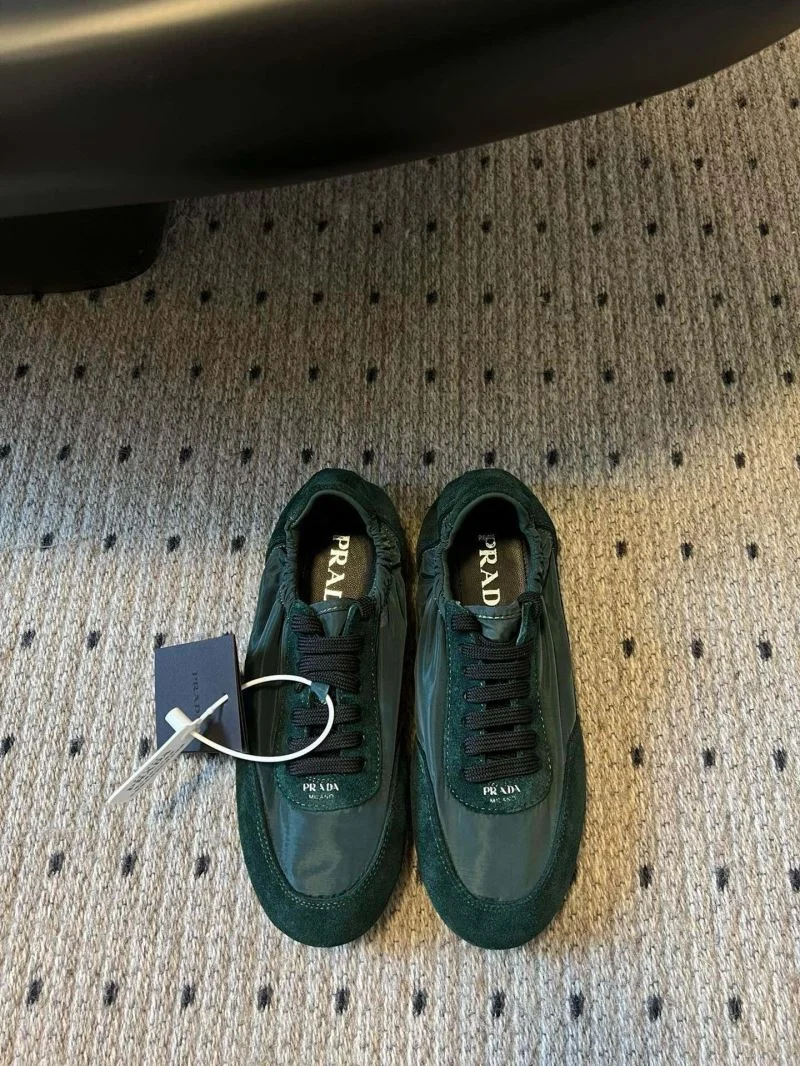 WrinkleFree Prada Low Shoes 34425