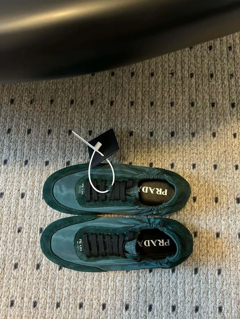 WrinkleFree Prada Low Shoes 34425