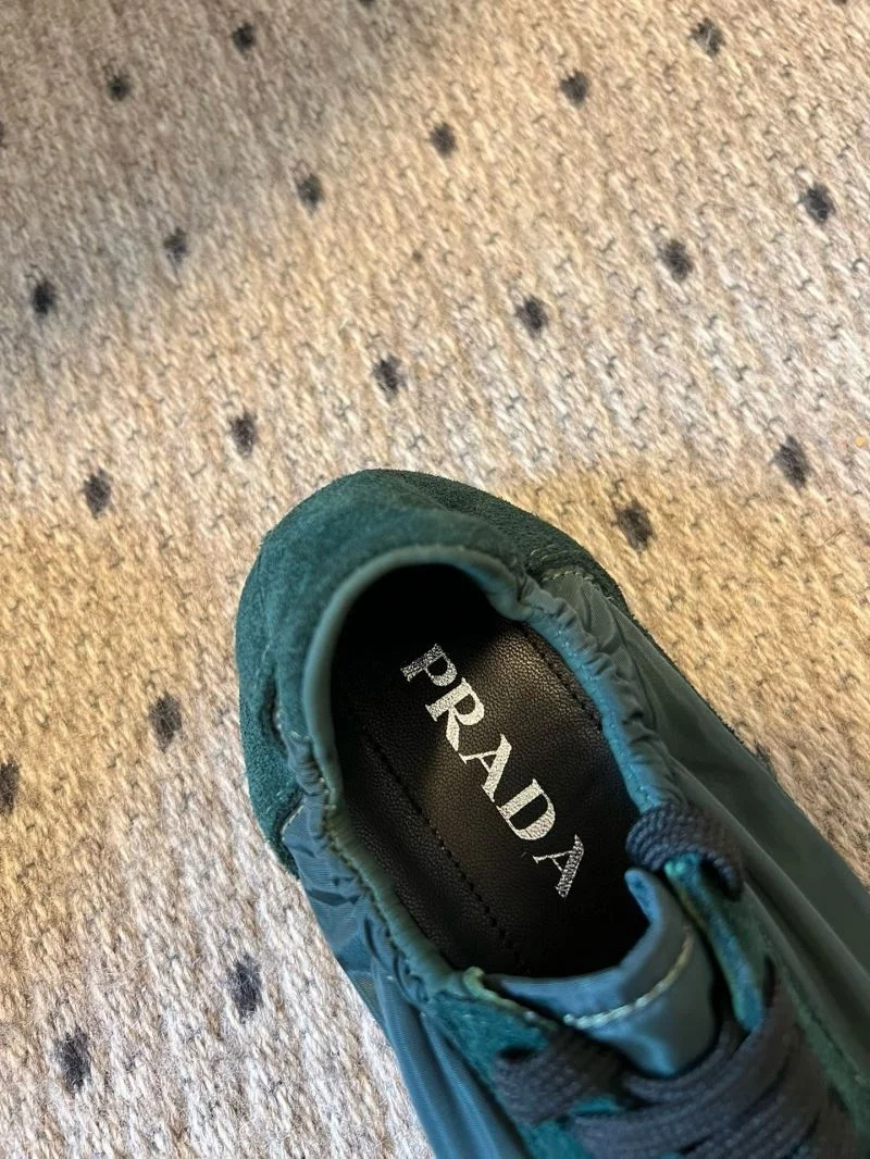 WrinkleFree Prada Low Shoes 34425