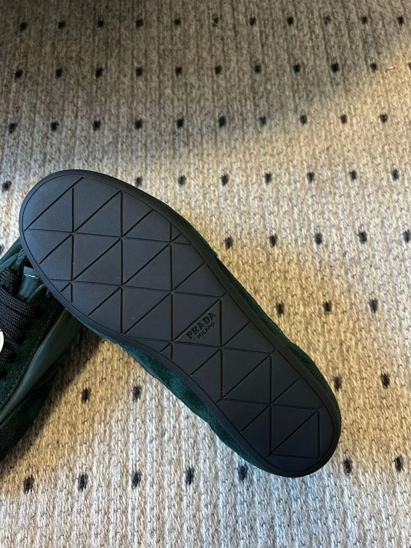 WrinkleFree Prada Low Shoes 34425