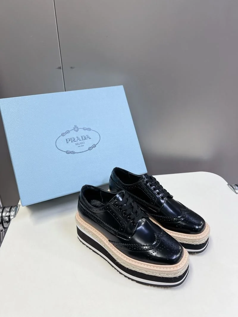 Compact Prada Low Shoes 34430