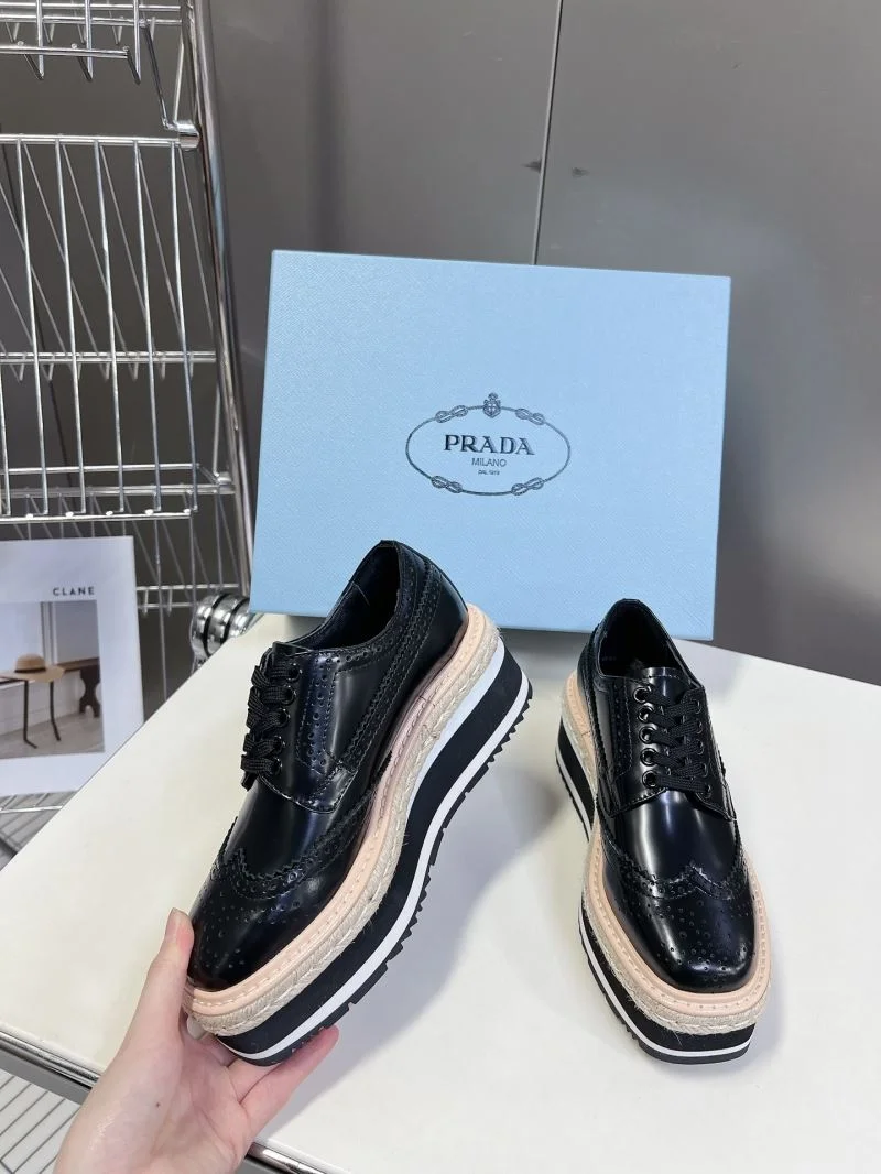 Compact Prada Low Shoes 34430