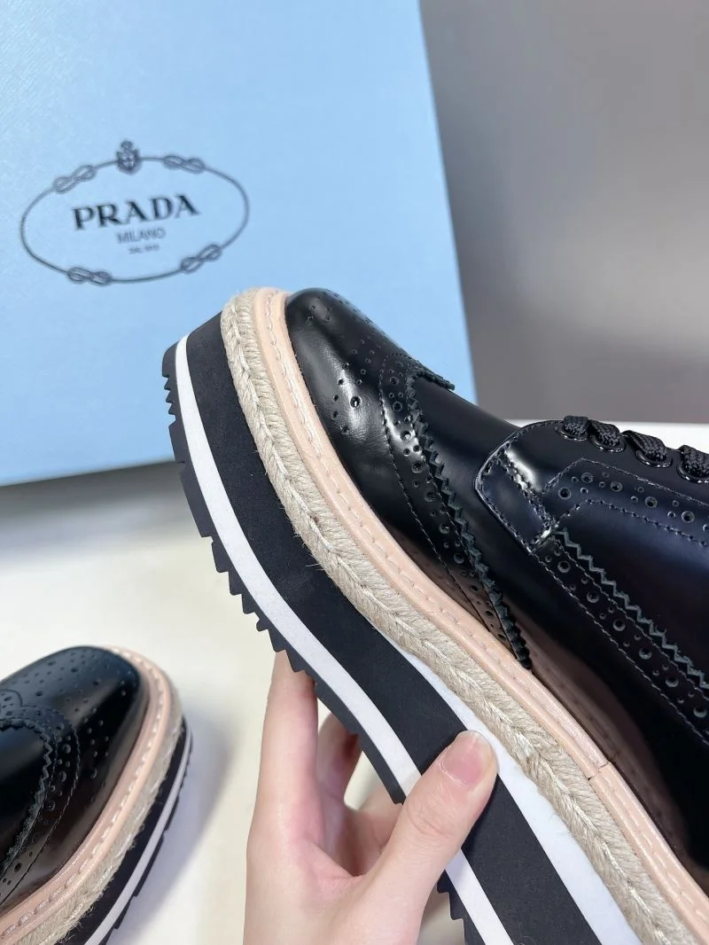 Compact Prada Low Shoes 34430
