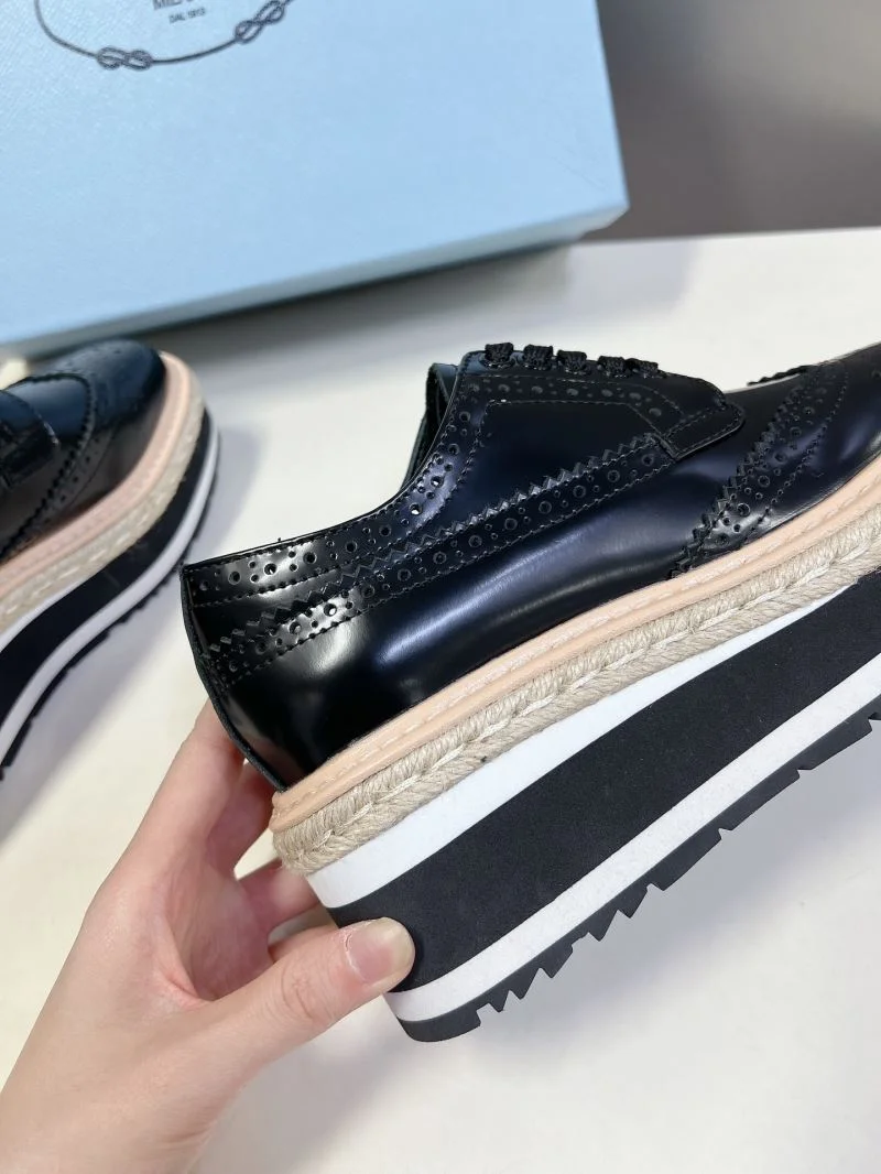 Compact Prada Low Shoes 34430