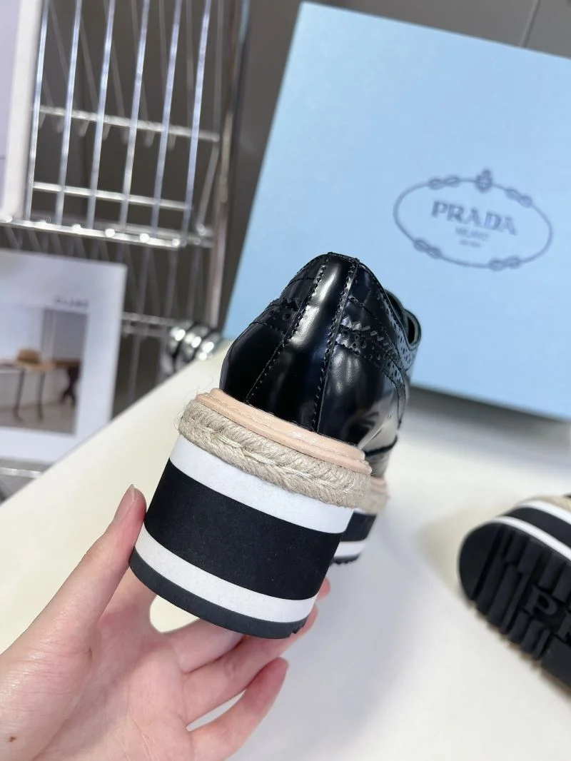 Compact Prada Low Shoes 34430
