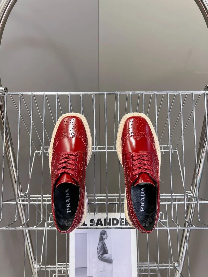 Sleek Prada Low Shoes 34429
