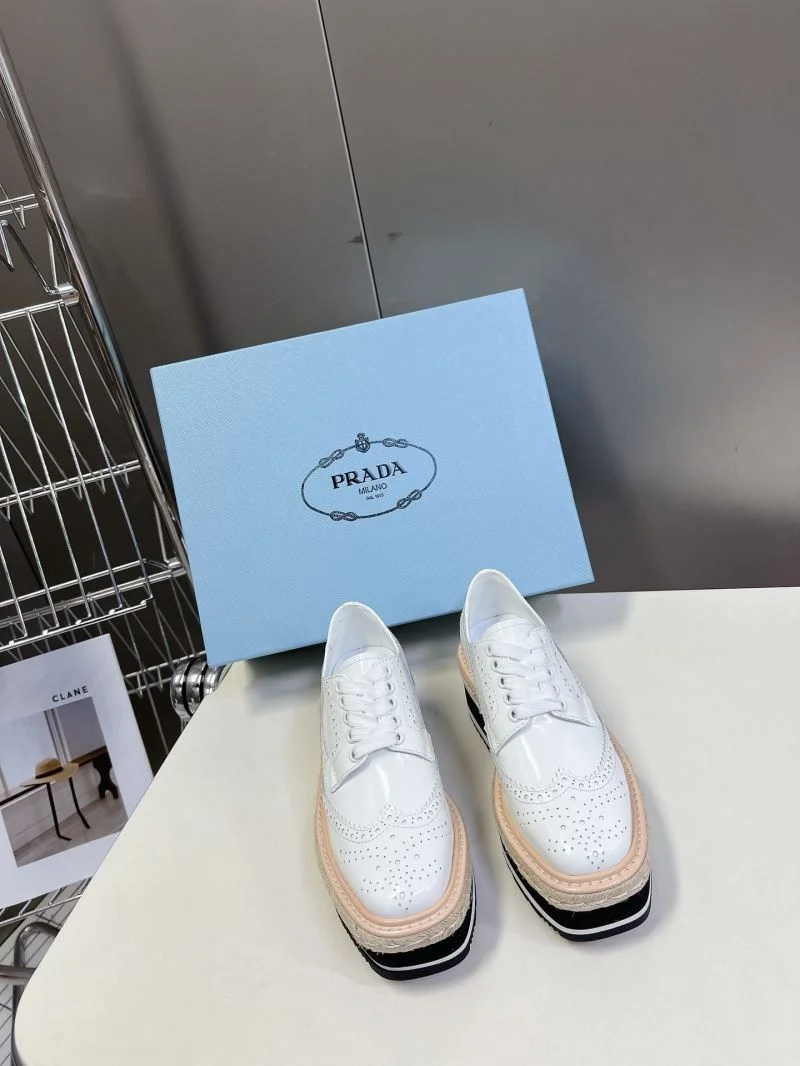 Prada Low Shoes Popular 34426