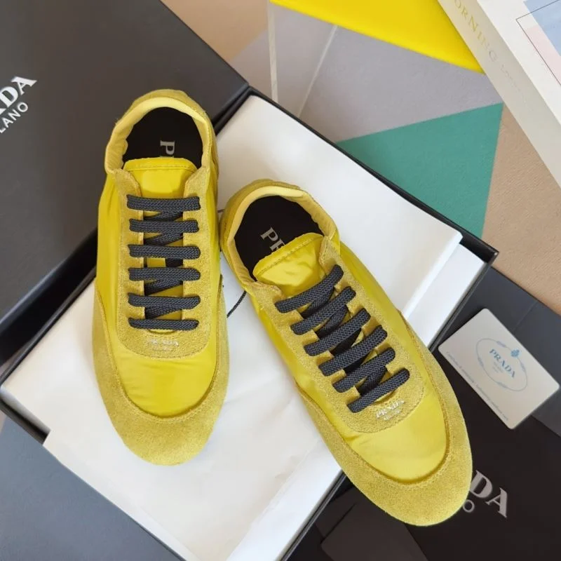 Durable Prada Low Shoes 34415