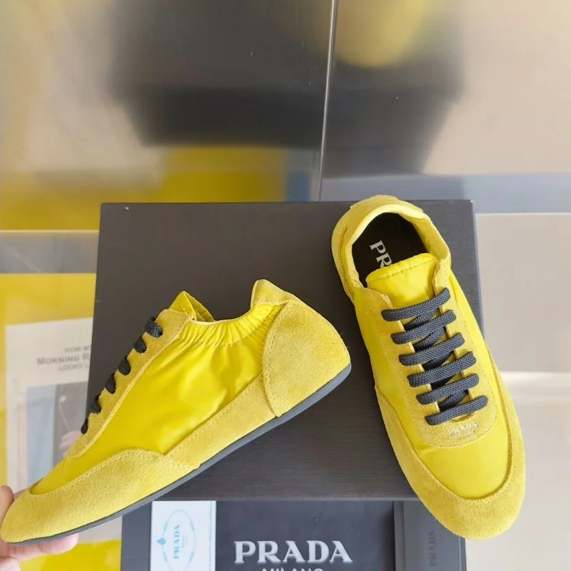 Durable Prada Low Shoes 34415