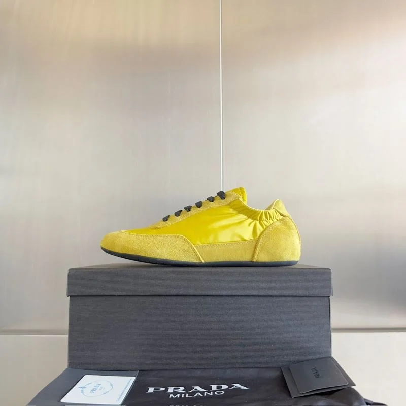 Durable Prada Low Shoes 34415