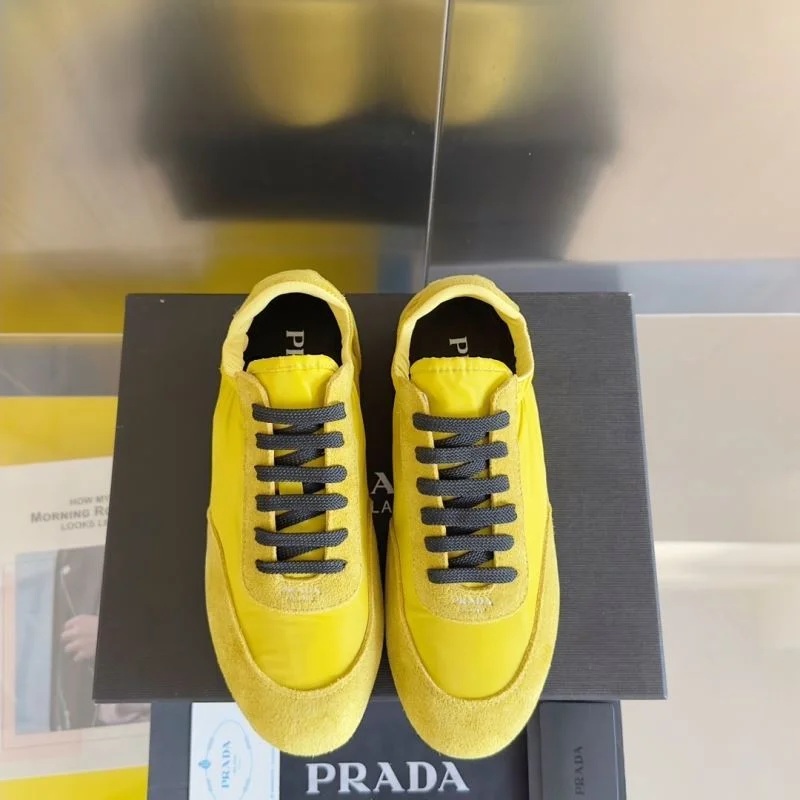 Durable Prada Low Shoes 34415