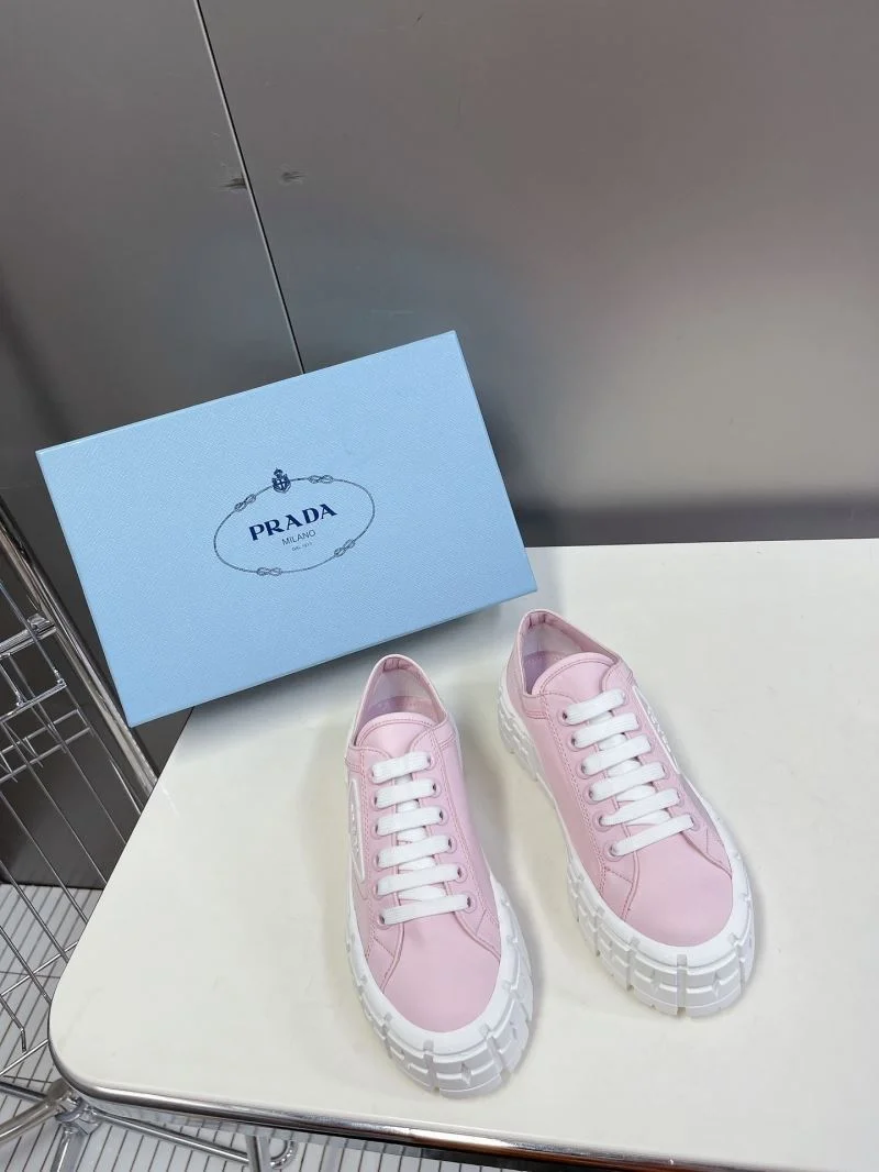 Prada Low Shoes MultiPurpose 34417