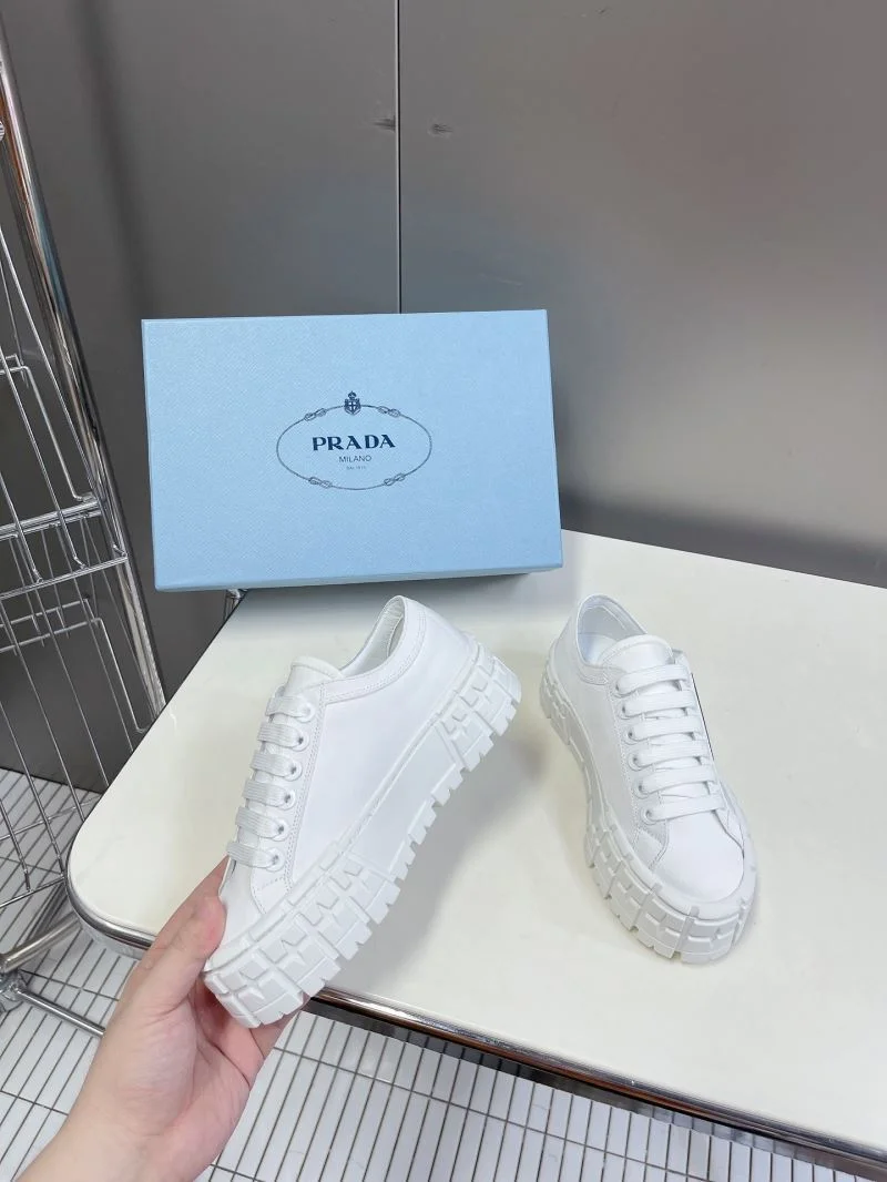 Prada Low Shoes Refined 34406