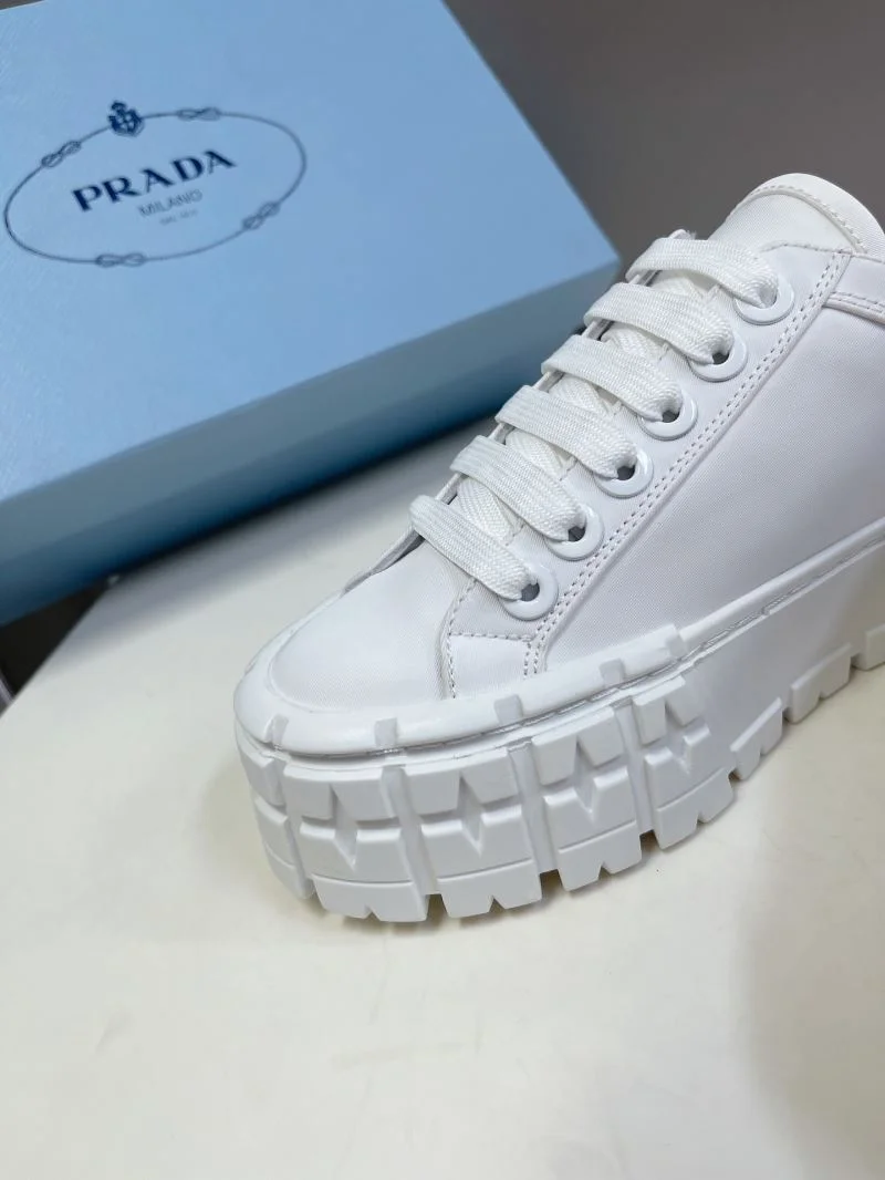 Prada Low Shoes Refined 34406