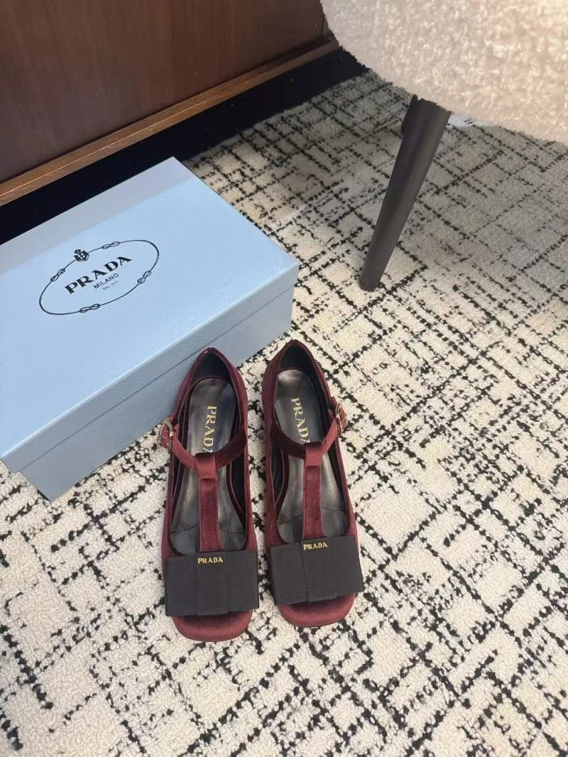 Packable Prada Low Shoes 34400