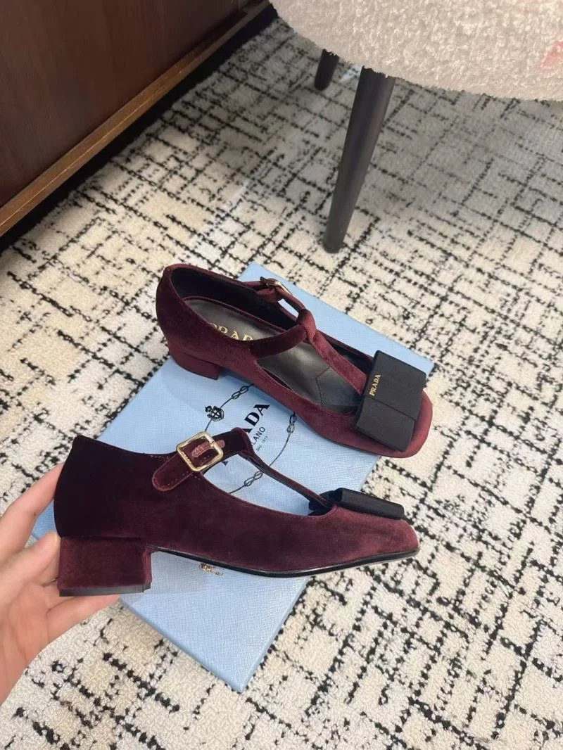 Packable Prada Low Shoes 34400