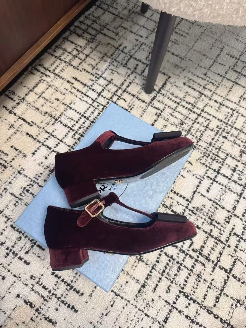Packable Prada Low Shoes 34400