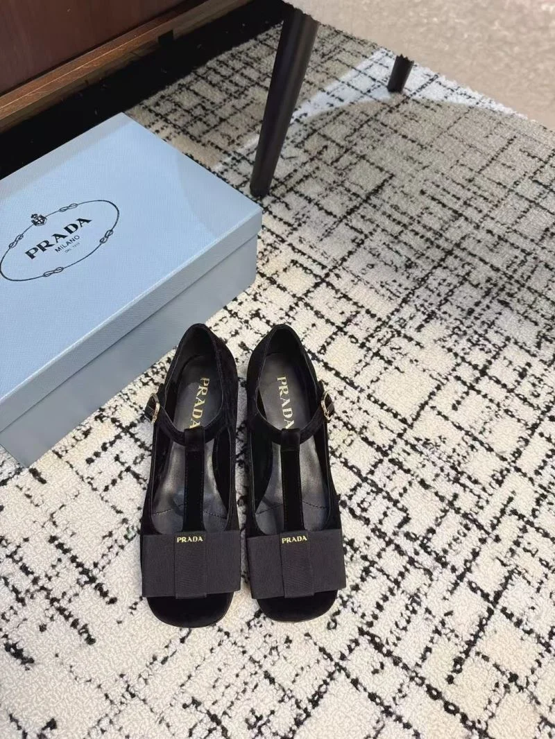 Prada Low Shoes Stylish 34402