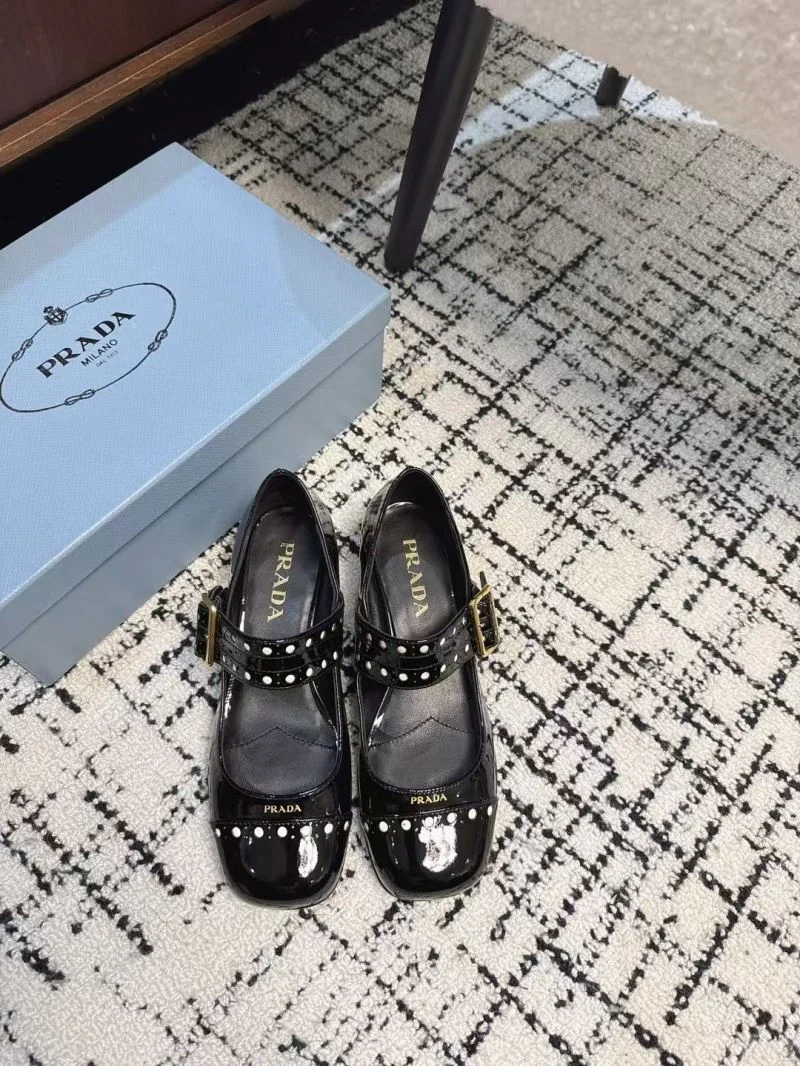 Prada Low Shoes Compact 34398