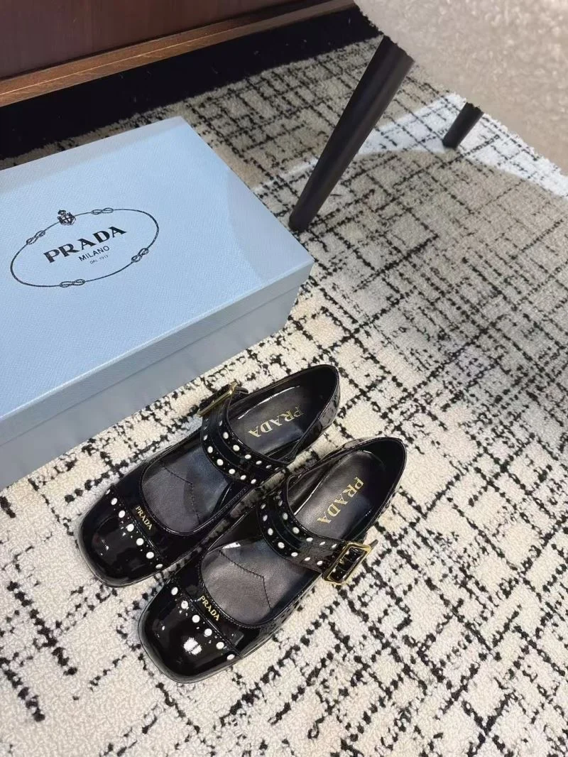 Prada Low Shoes Compact 34398