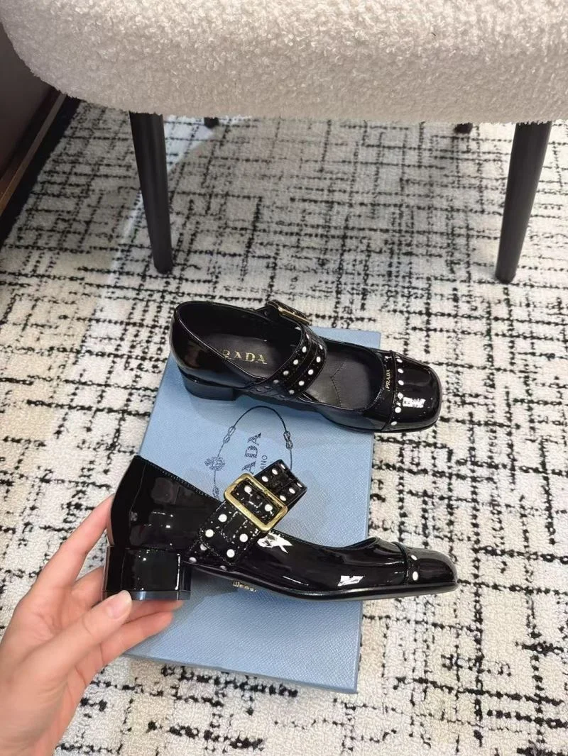 Prada Low Shoes Compact 34398