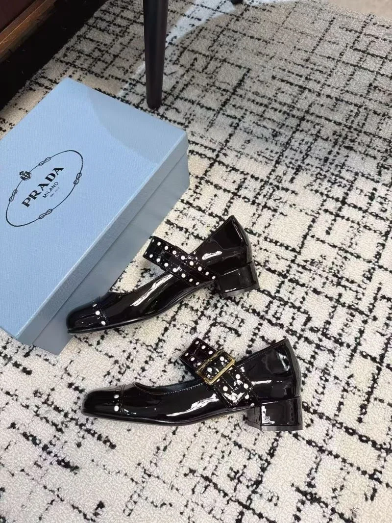 Prada Low Shoes Compact 34398