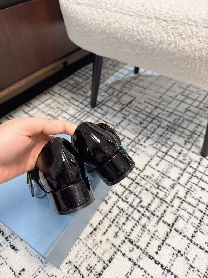 Prada Low Shoes Compact 34398